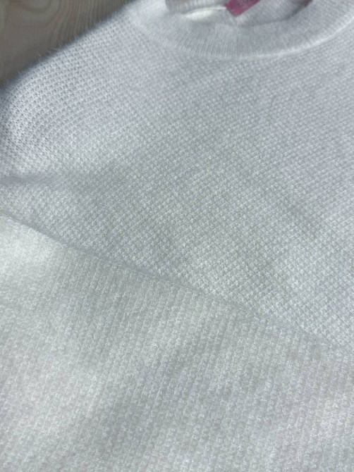 Светр жіночий Fancy Matinee 7571 вафельний з ангори оверсайз, білий, one size Київ - фото 12