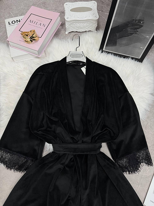 Жіночий домашній халат на запах велюр з мереживом Одеса - фото 4