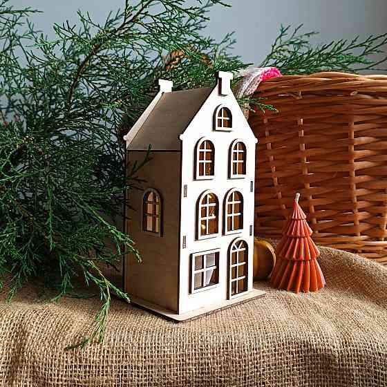 Набір з трьох декоративних будиночків оснащених LED підсвіткою 22см Ірпінь