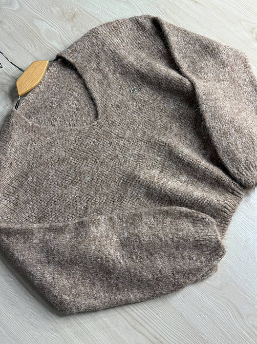 Светр жіночий A-N 08-1 оверсайз з вовною виріз мис, бежевий, one size Київ - фото 11