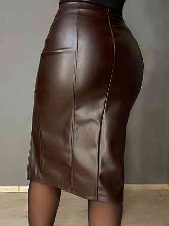Спідниця жіноча Gritana 125 з екошкіри з розрізом міді пряма коричнева, коричневий, L Київ