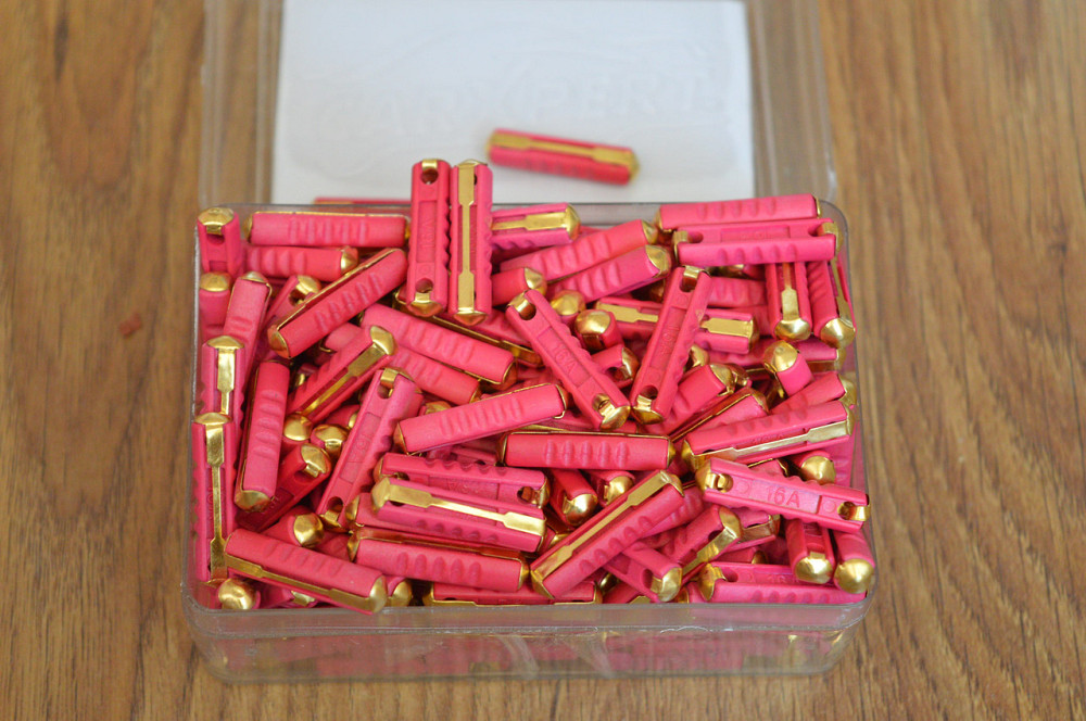 Предохранитель (цилиндрический) CARXPERT 16A Полтава - изображение 1