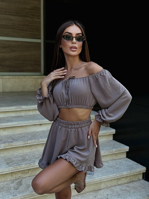 Женский легкий романтичный костюм двойка: топ и шорты американский креп жатка Мокко Одесса - изображение 10