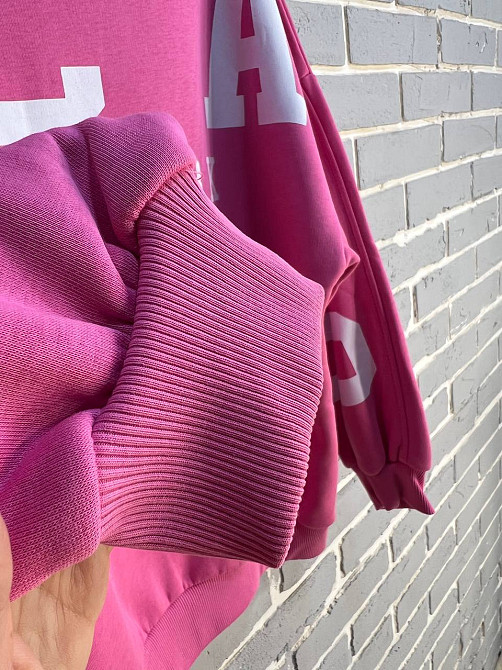 Світшот жіночий DAVRAS 8174 оверсайз подовжений напис на спині CHICAGO утеплений на флісі one size малиновий, малиновий, one size Київ - фото 15