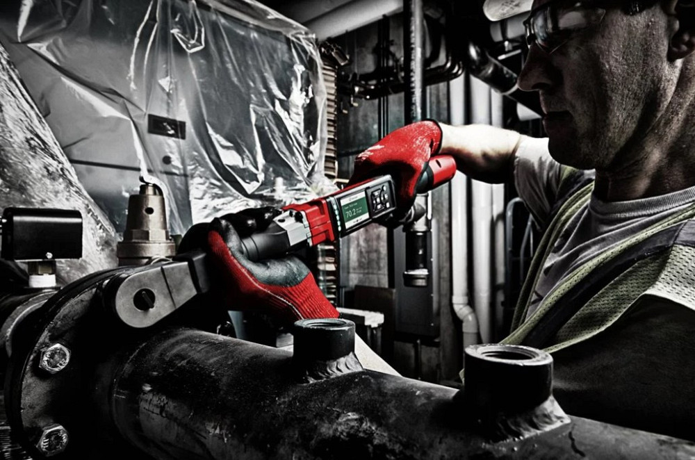 Динамометричний електронний ключ з тріскачкою акумуляторний безщітковий 1/2" MILWAUKEE, M12 ONEFTR12-0C, 16,9-203,4Нм (зарядний Одеса - фото 10