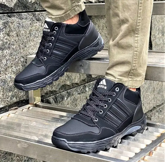 Зимові високі Кросівки Adidas Чоловічі з Мехом Чорні Адідас (розміри: 40,41,42) Відео Огляд Дніпро