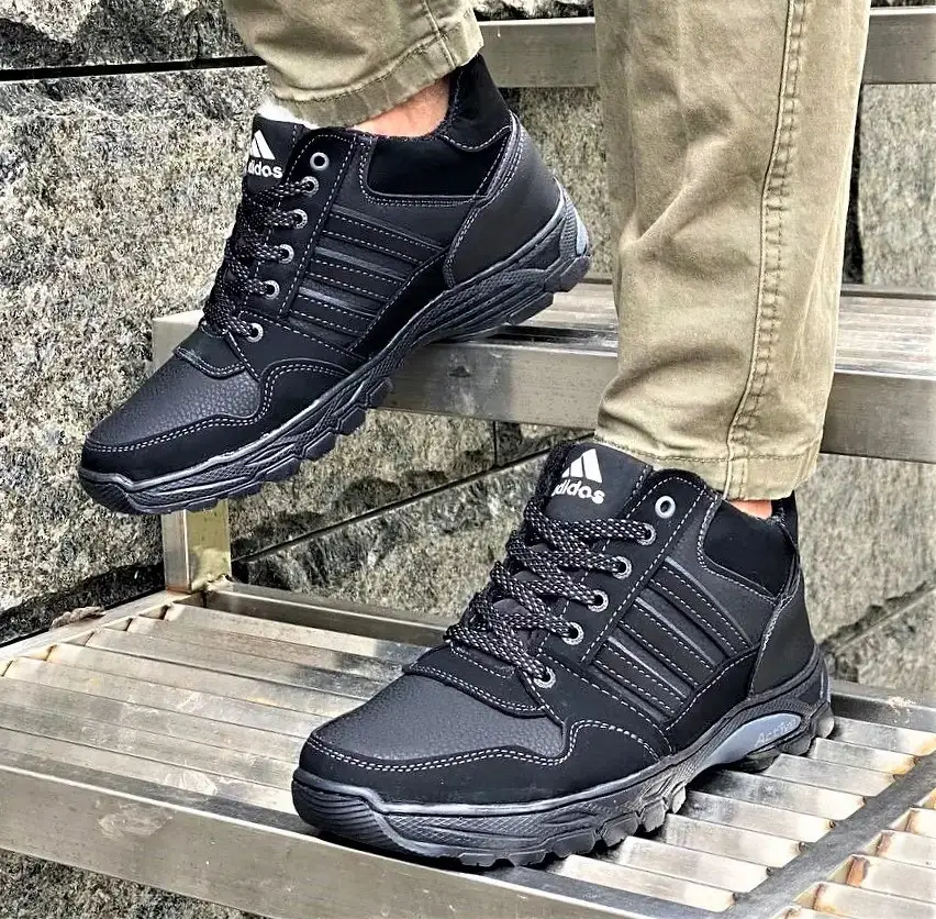 Зимові високі Кросівки Adidas Чоловічі з Мехом Чорні Адідас (розміри: 40,41,42) Відео Огляд Дніпро - фото 4