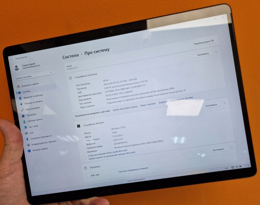 Планшет: Microsoft Surface Pro X 13