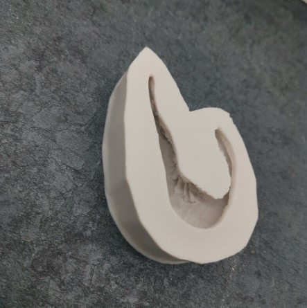 Молд силиконовый Креветка 52 на 77 мм серый Киев - изображение 4