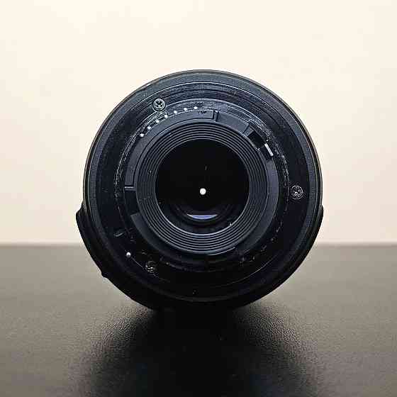 Об'єктив Nikon AF-S DX NIKKOR 18-55 мм Клевань