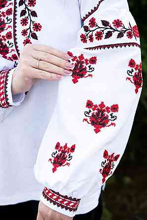 Вишиванка жіноча, біла лляна топ Київ