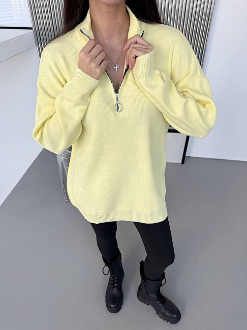 Жіночий стильний подовжений оверсайз светр зі змійкою в'язання 50% котон/50% акрил Лимонний Одеса - фото 3