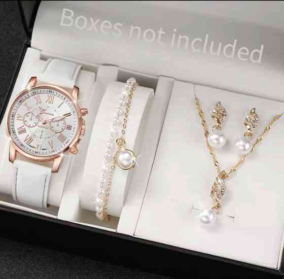 Подарочный набор для женщин наручные часы браслет ожерелье и серьги без подарочной коробки белый Киев