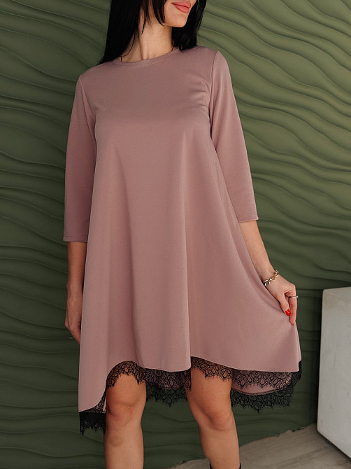 Платье трапеция с кружевом 