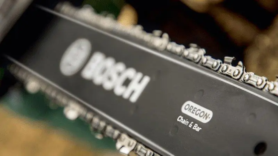 Потужна електрична ланцюгова пила Bosch UniversalChain 40 : 1800Вт, довжина шина 40 см (06008B8402) Київ