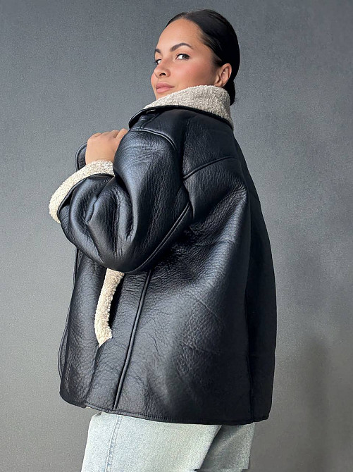 Дублянка жіноча Aftf Basic 242 з бежевим хутром на ґудзиках чорна, чорний, M Київ - фото 5