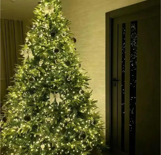 Светодиодная гирлянда Роса 200 метров, диоды теплого белого цвета на зеленом проводе, 2000 LED, с пультом управления Коломия