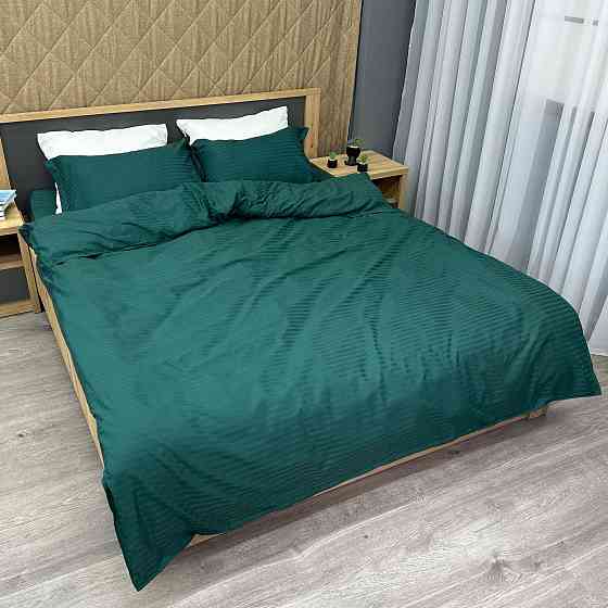 Комплект постільної білизни Страйп-сатин Сімейний з простирадлом на резинці 180х200х25, 2 підковдри 150х200, 2 наволочки 70х70 Смарагдовий (88-220) Київ