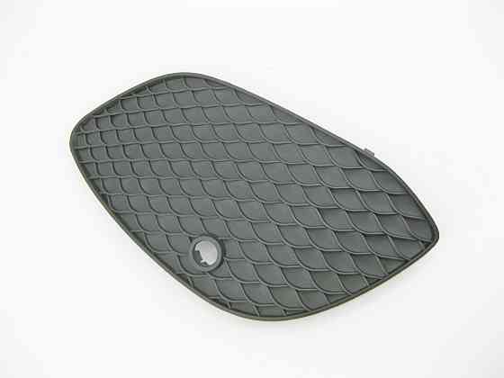 Mercedes-Benz  A2538850222 Нова декоративна бічна сітка в передній бампер під парктронік права GLC X253 Одесса