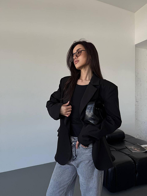 Женский классический оверсайз пиджак на подкладке костюмка Черный, 46/48 Одесса - изображение 5