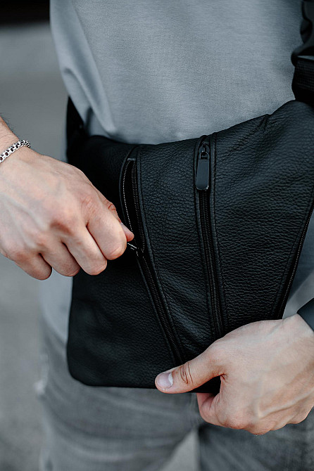 Сумка-слинг из натуральной кожи, сумка через плечо мужская SL026 (Черная) Сумы - изображение 6