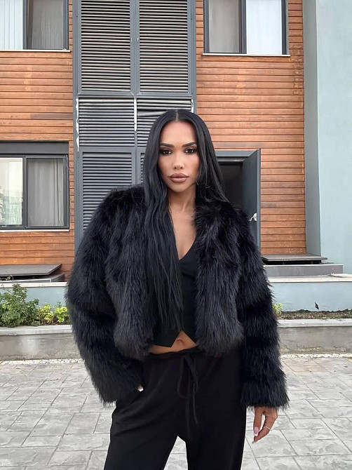 Женская укороченная оверсайз шуба без воротника искусственный мех Черный Одесса - изображение 1