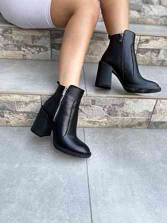 Чорні жіночі шкіряні черевики на стійкому каблуці весна осінь демісезонні, з натуральної шкіри Коломия
