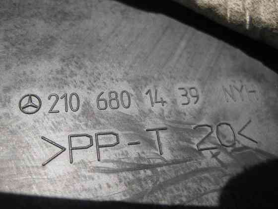 Mercedes-Benz  A2106801439 Права нижня накладка - кришка панелі приладів - торпеди E-Class W210 Одесса