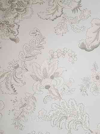 Шпалери флізелінові еко Rasch Sophia 0.53х10 рослинний принт квіти листя білі сірі рожеві на світло-сірому Київ