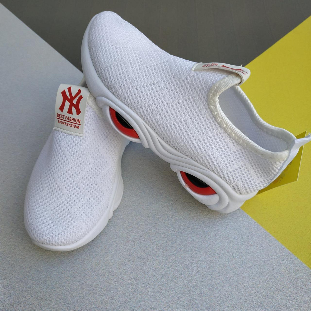 Кроссовки спортивные текстильные белые маломерят  28р 29р Киев - изображение 1