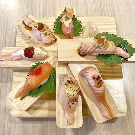 Блюдо для подачи суши 