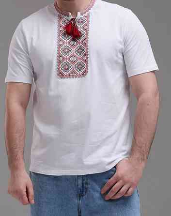 Чоловіча футболка вишиванка  білого кольру   з червоним орнаментом  на короткий рукав Київ