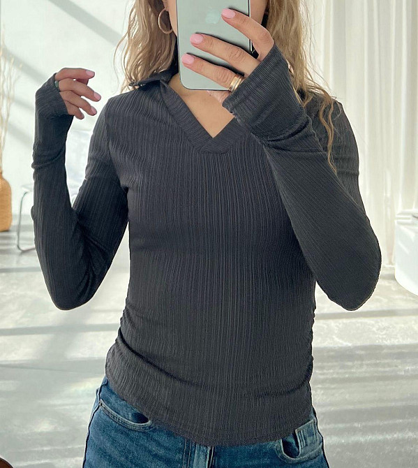 Женский стильный лонгслив 