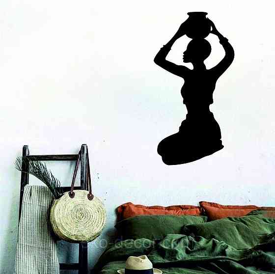 Декоративне настінне Панно «Дівчина з глечиком», Декор на стіну Київ