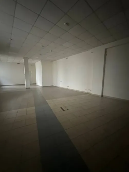 Червона лінія, центр міста. Був "ПриватБанк" Ремонт як на фото Дніпро - фото 3