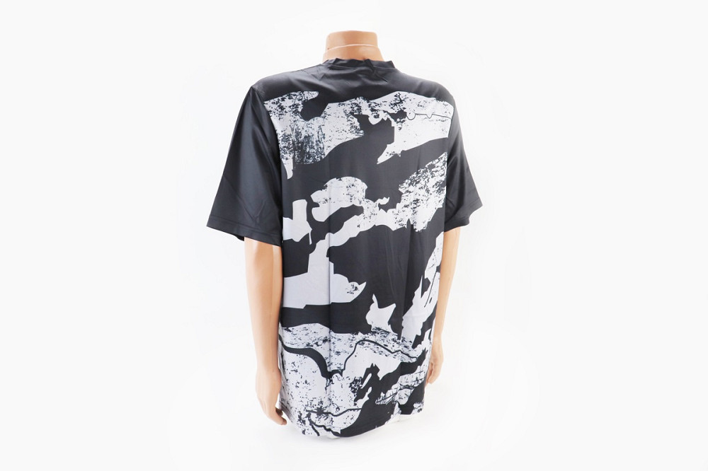 Футболка (Джерсі) чоловіча L-(Polyester 100%), короткі рукави, вільний крій, чорно-сіра, НЕ оригінал, тип 2 Киев - изображение 2