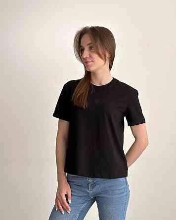 Черная базовая женская футболка Pobedov Freedom. Хлопковая женская футболка черная Киев