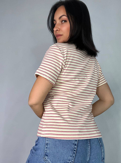 Футболка жіноча A-N 25189 в смужку базова модель середня довжина one size, бордовий, one size Київ - фото 16