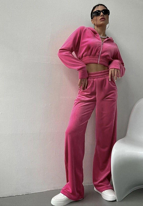 Жіночий повсякденний велюровий костюм двійка з широкими штанами та вкороченою кофтою плюшевий велюр Одеса - фото 3
