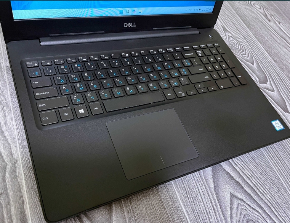 Ноутбук DELL Latitude 3590 15.6