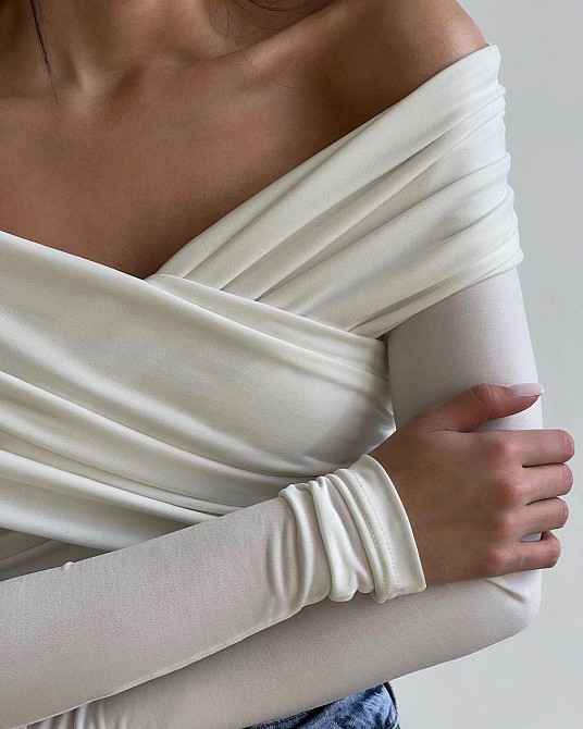 Жіночий романтичний боді з драпіруванням трикотаж масло Молочний Одеса - фото 7