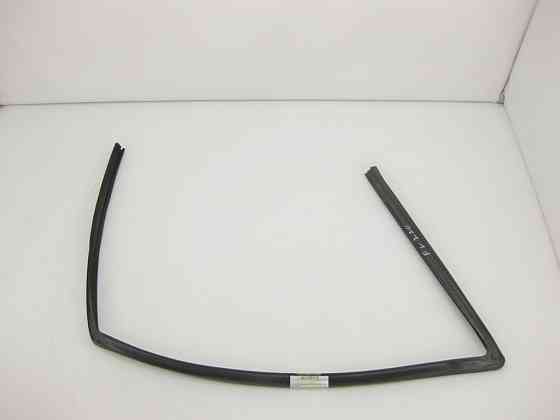 Mercedes-Benz  A2207251125 Ущільнювач опускного скла передніх лівих дверей S-Class W220 Одеса