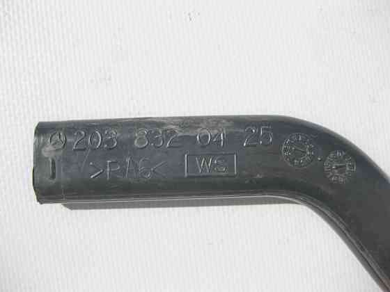 Mercedes-Benz  A2038320425 Зливна трубка конденсату з корпусу пічки праворуч C-Class W203 CLK C209 CLC C203 Одеса