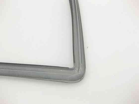 Mercedes-Benz  A2117350825 Ущільнювач опускного скла задніх правих дверей Одеса