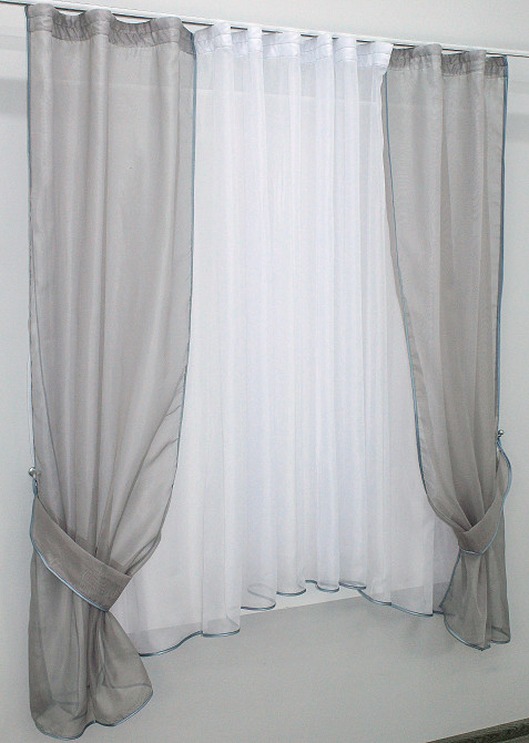 Кухонний комплект VR-Textil № 051к тюль і шторки з підв'язками сірий з білим 280х170 см (50-077) Київ - фото 2