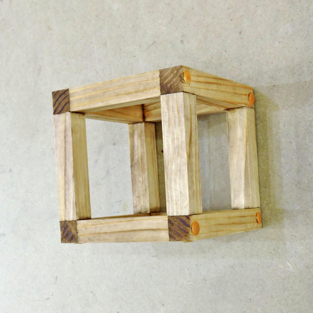 Полка настенная для цветов 