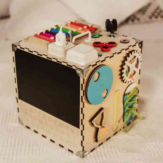 Развивающая игрушка Бизикуб Temple Group TG200126 30х30х30 см Натуральный Винница