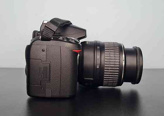 Дзеркальий фотокапарат Nikon D3000 + kit об'єктив 18-55 + сумка + SD 64GB Клевань
