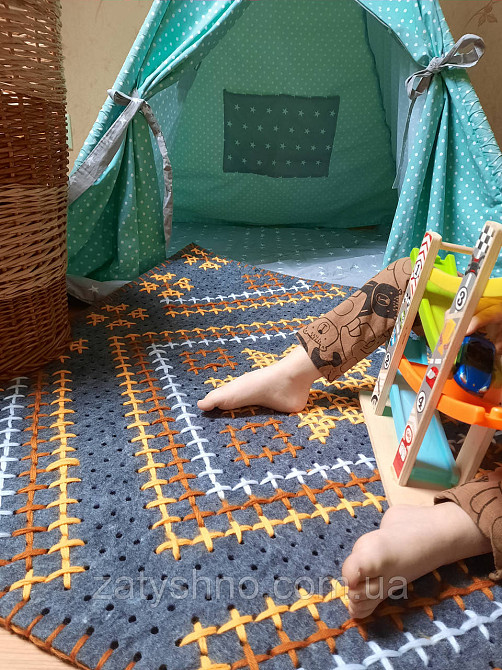 Коврик вышитой в украинском стиле  на фетре  96*90 см Киев - изображение 2