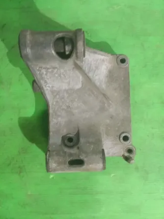 Кронштейн генератора 1715080 BMW BMW Вінниця